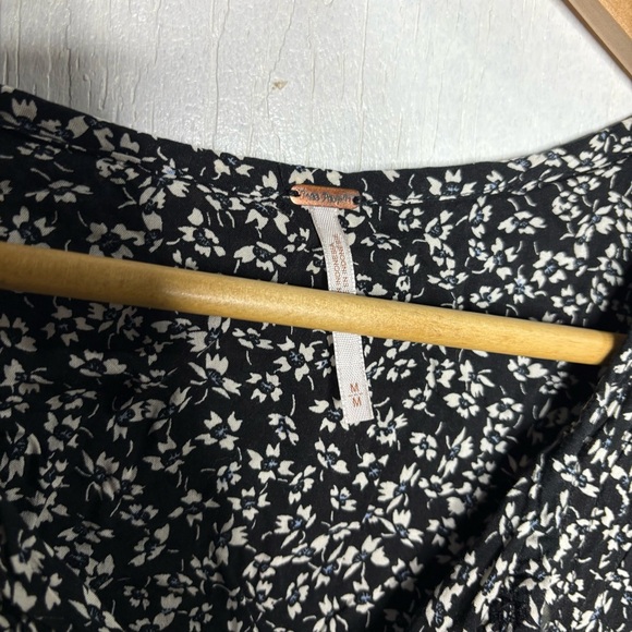 Free People One fine day black ditsy print mini tunic dress size medium - Picture 8 of 13